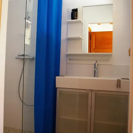 Angel Services - Le Port Holiday home *